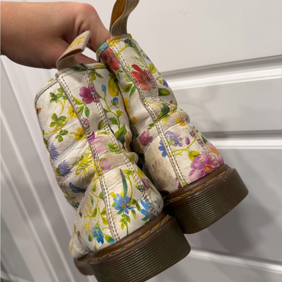 Doc martens women’s Floral Lace-Up Boots size 9 - Picture 7 of 10